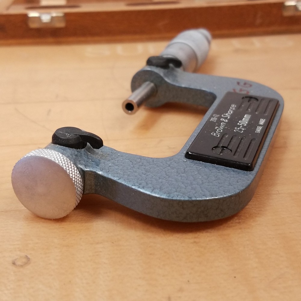 Brown & Sharpe 210-12, 25-50mm, Thread Micrometer Without Tips - USED