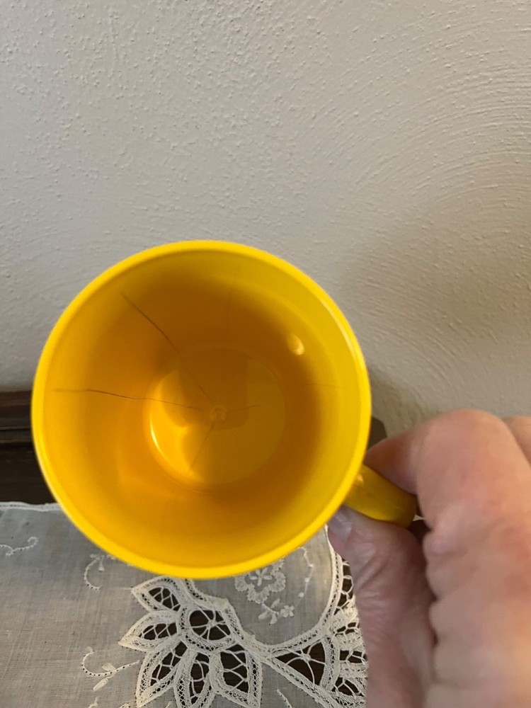Thermo Serv PAC Man Mug, cracks inside
