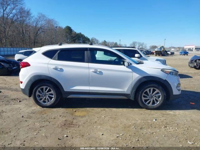 TUCSON 2017 Glove Box 5025505