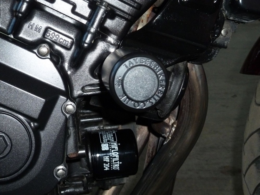 HONDA CBF600 - SA 2004-2006 CRASH PROTECTION PUCKS KNOBS ENGINE SLIDERS R8D5
