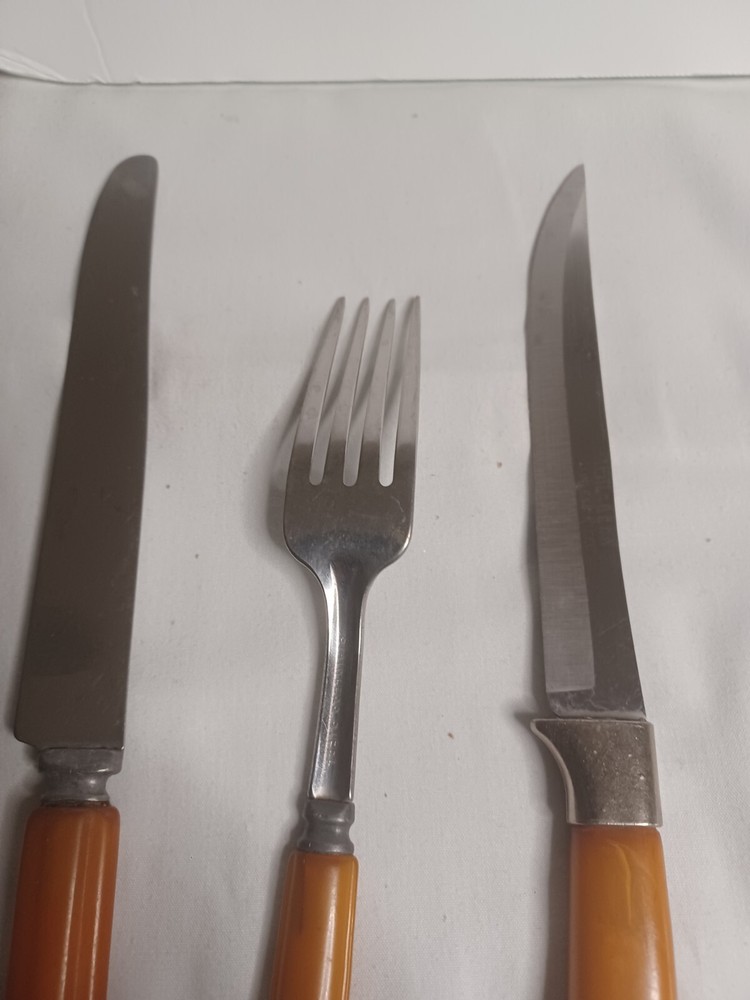 VINTAGE BUTTERSCOTCH BAKELITE LUCITE FLATWARE ~ 1 fork 2 knives