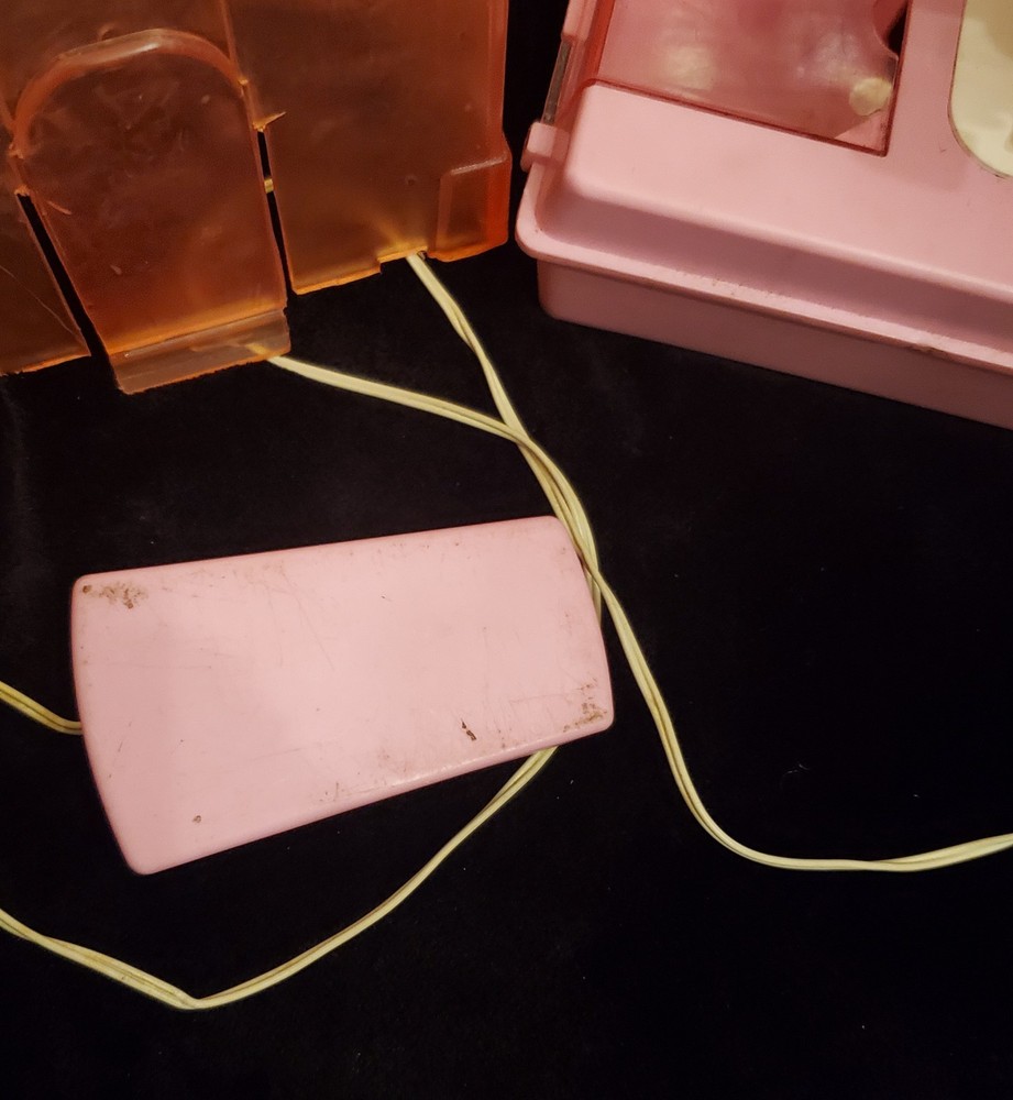 Chainstitch Sewing Machine Battery Powered Kids AS IS Broken Thread Holder
