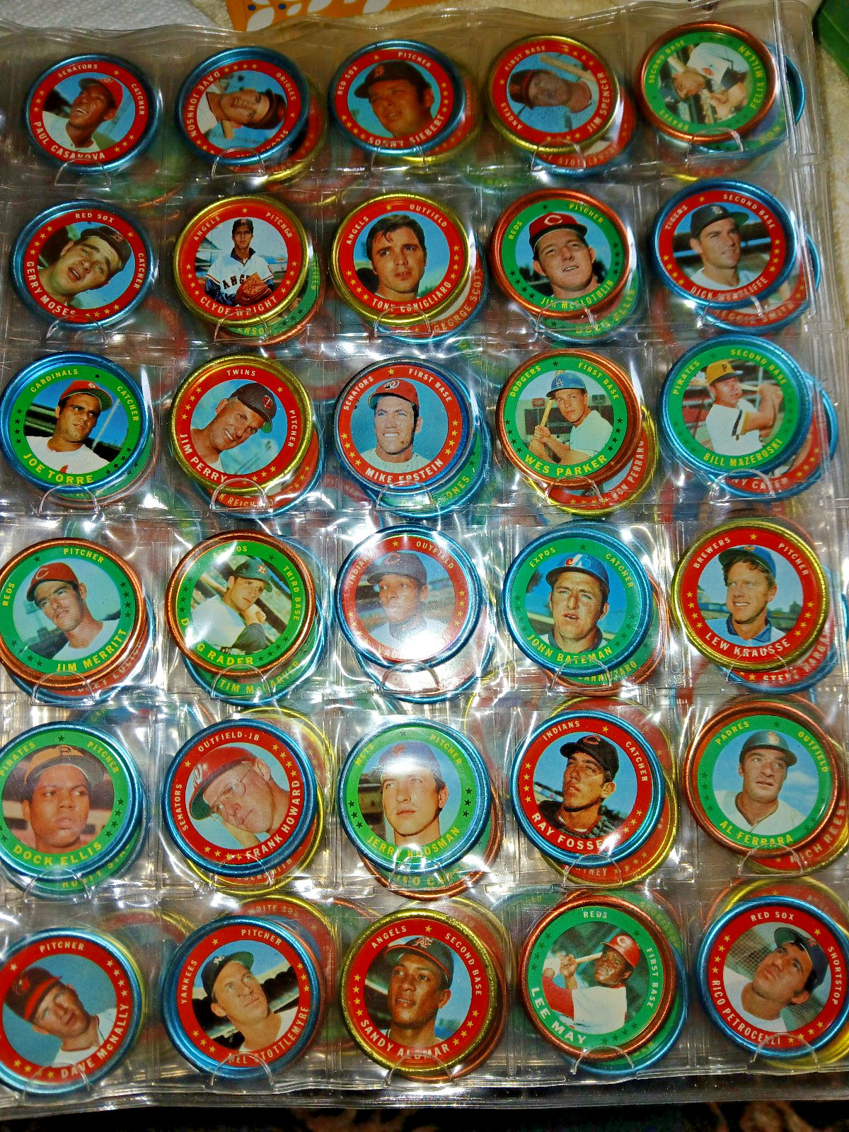 Topps Baseball Coins 1971 you pick from photos even some hall of famers