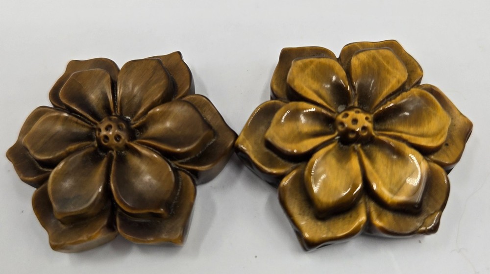 Tiger's Eye Flower Carving