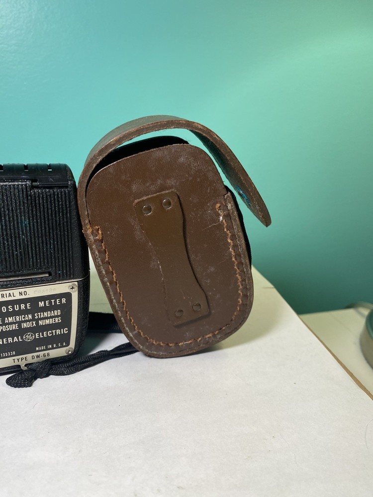 General Electric Light Meter Type DW-68 with leather brown case