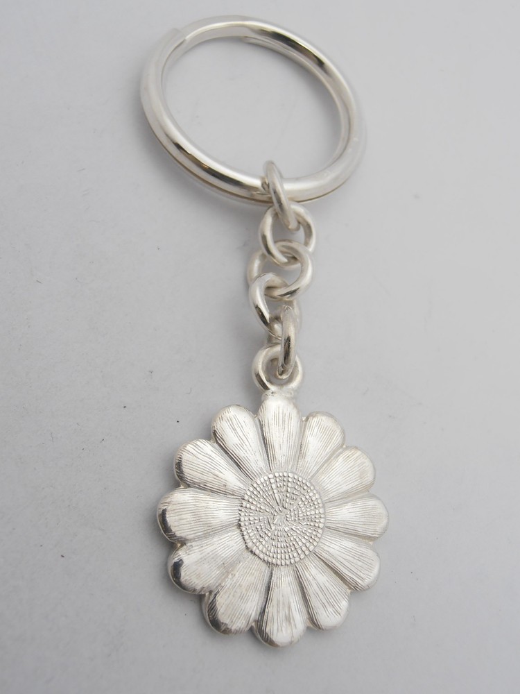 Daisy: 925 Silver Keychain with Flower