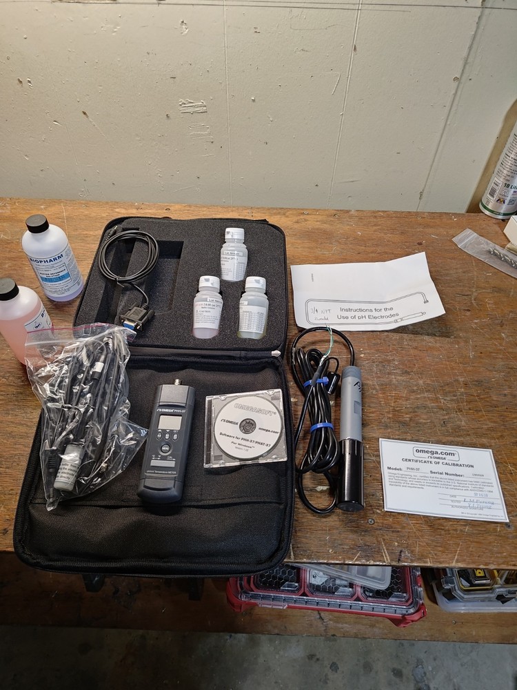 pH probes and meter Omega PHH-37
