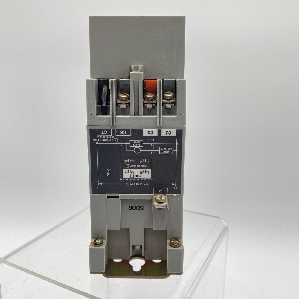 ALLEN BRADLEY 700-RT00N110A1 Series A Solid State Timer 2-120 Second On Delay