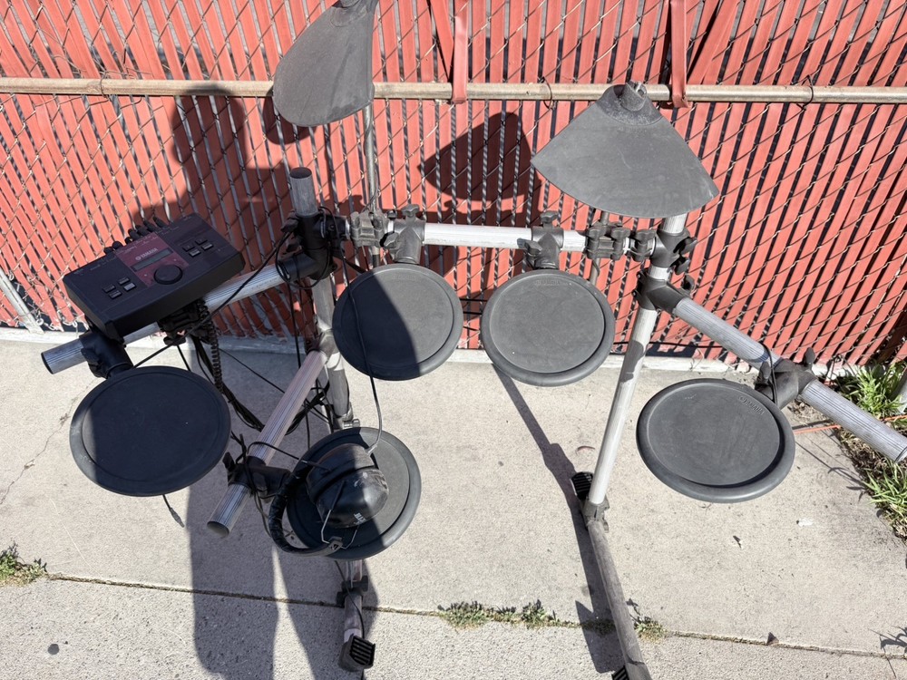 Yamaha DTXPLORER Electronic Drum Set With Trigger Source Module & Wires