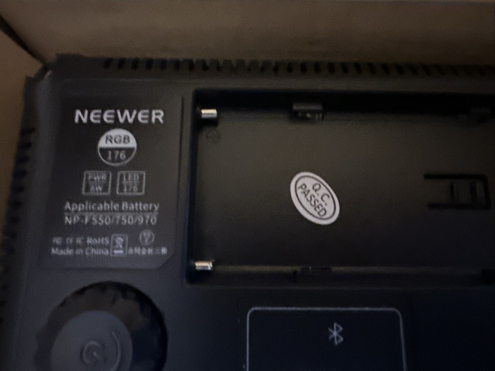 Neewer RGB 176 LED Light
