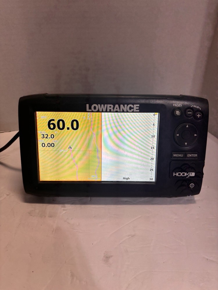 Lowrance Hook 7 Fishfinder/Chartplotter with Mount and Power Cable