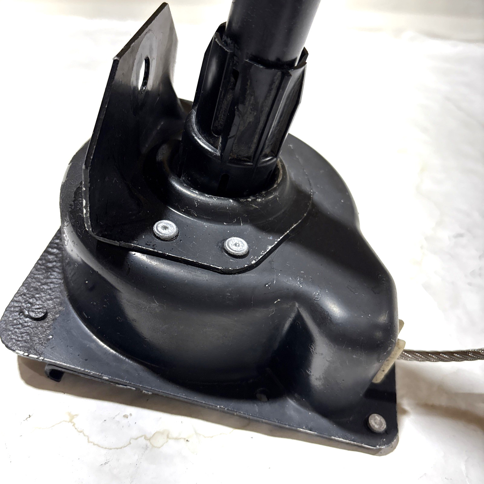 1999-2003 Chevrolet (GMC) C/K spare tire carrier assembly (GMT 800) OEM