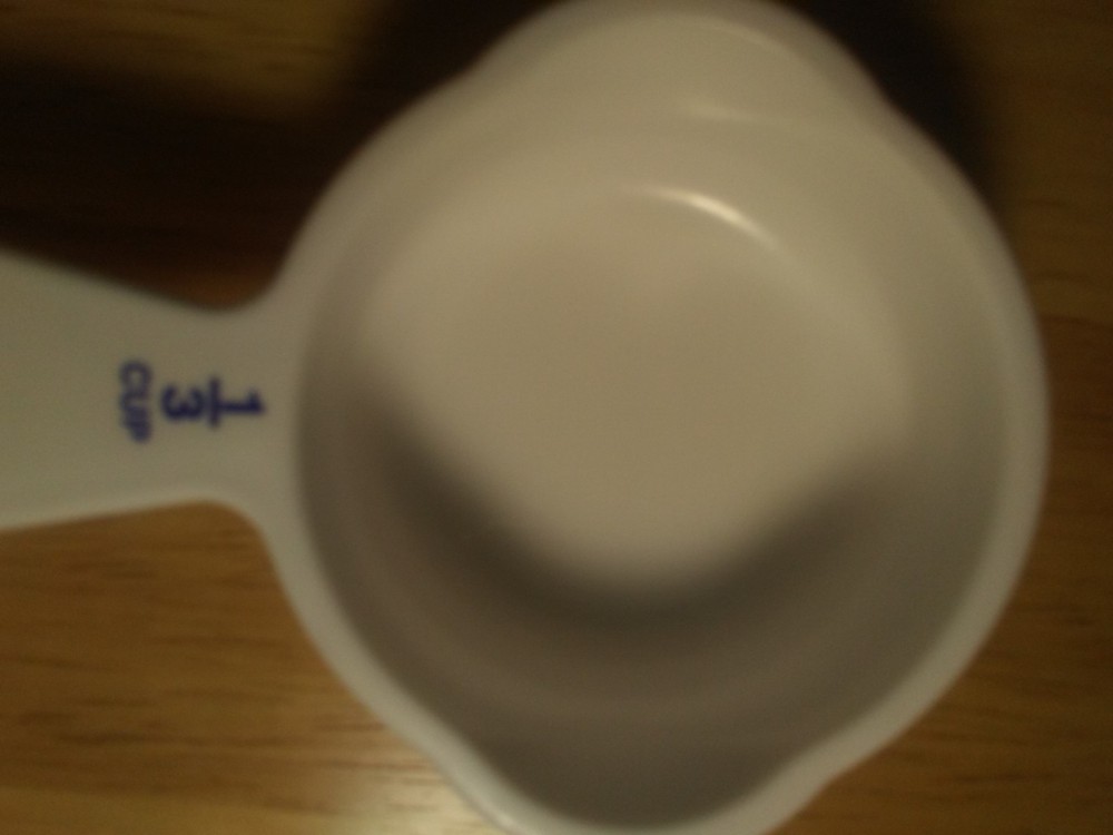 Tupperware curved handled measuring cups ergo