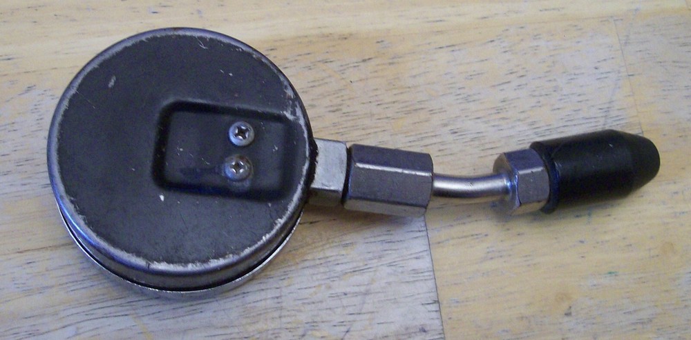 VINTAGE ENGINE COMPRESSION TESTER GAUGE (300 PSI)