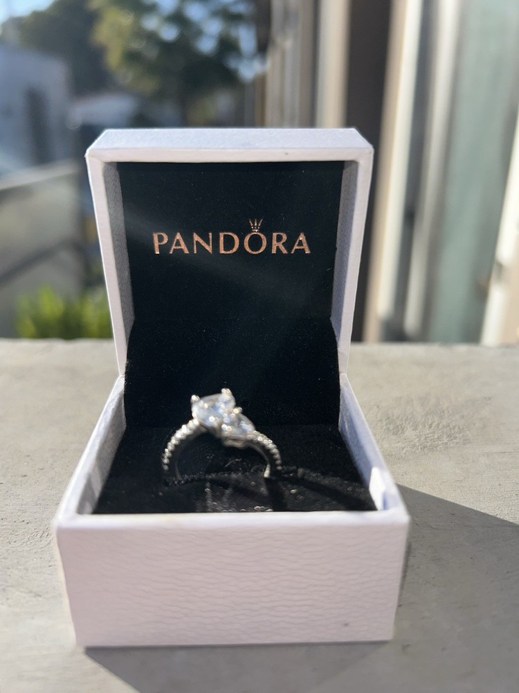 New Pandora Ring Double Heart Size 6