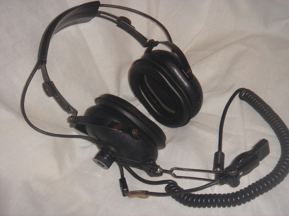 Astrocom Electronics Microphone Dynamic M-87/AIC DYNAMIC Aviation Headset