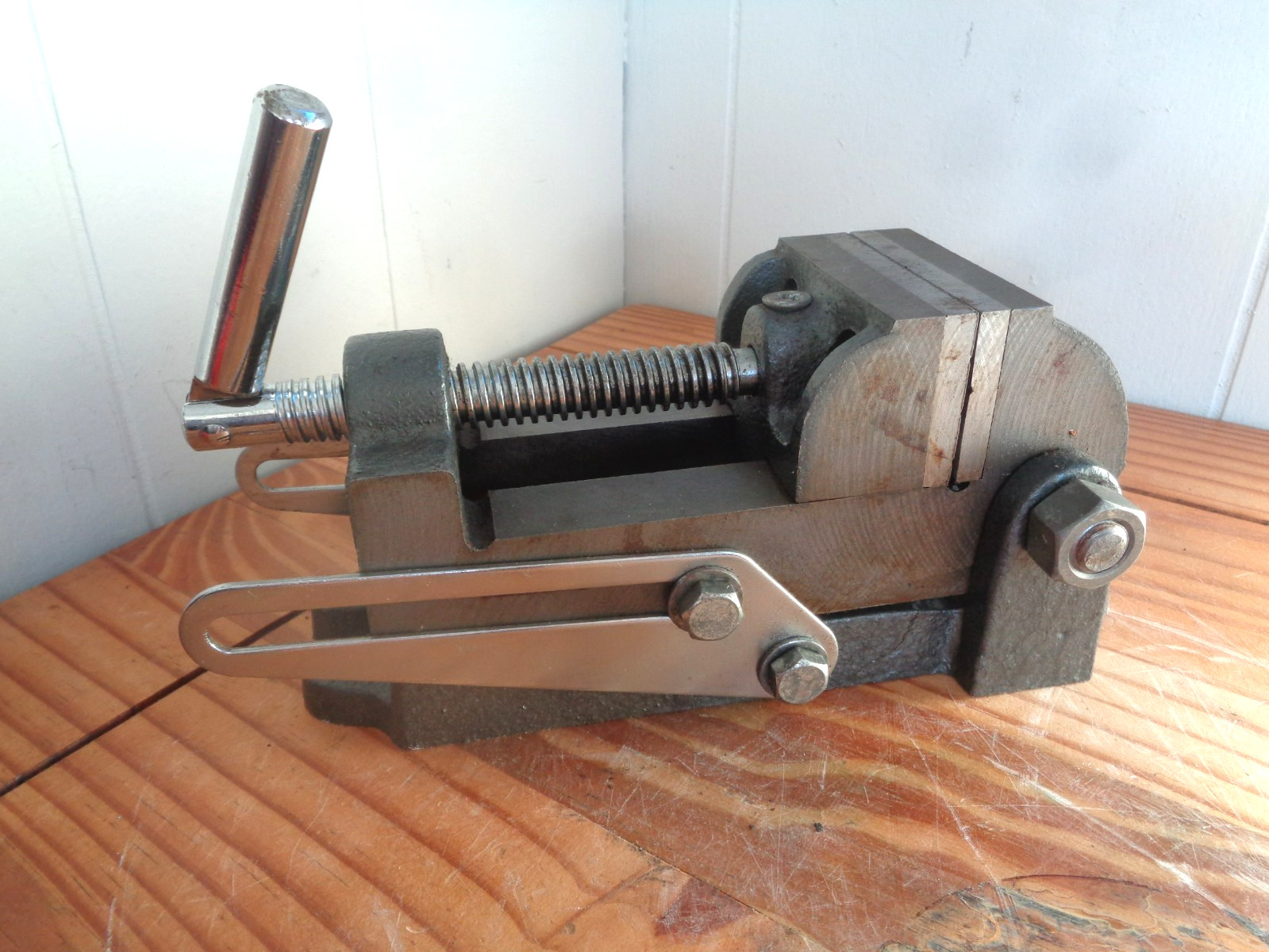 Tilting Drill Press Machinist Vise 2.5” Jaws