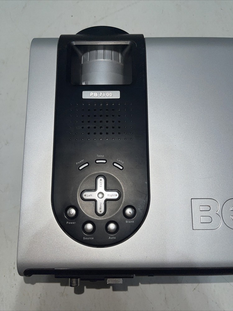 Benq PB7100 DLP Projector Read Description
