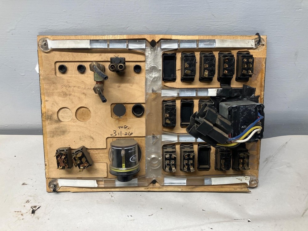 Mack CL600 GAUGE AND SWITCH Dash Panel - Used