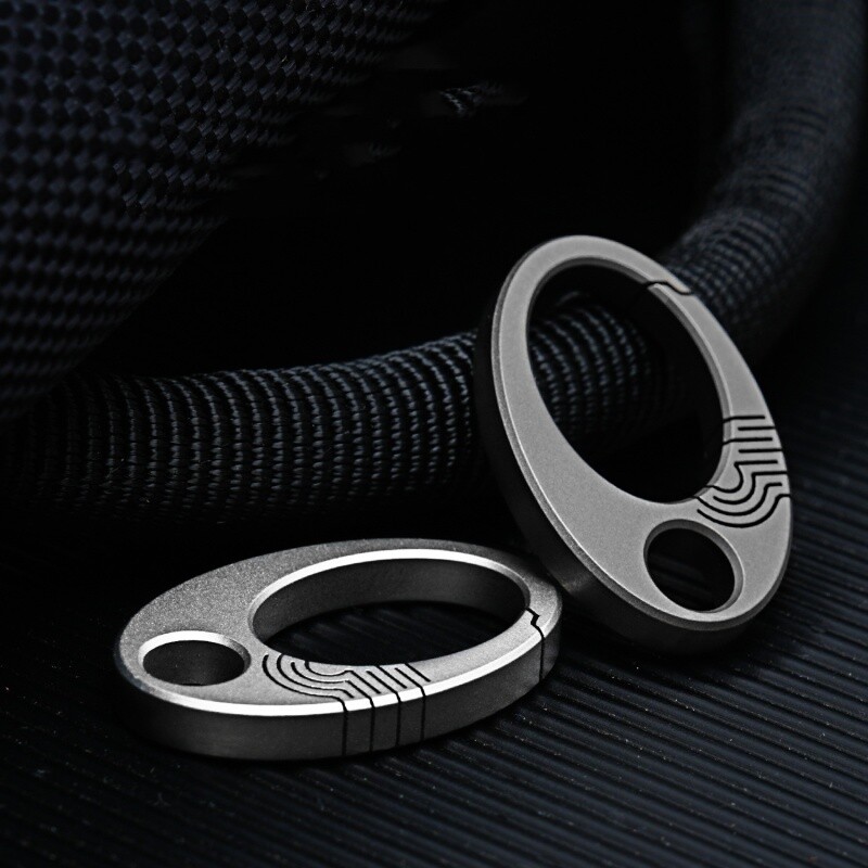 2PCS EDC  Mini Titanium Carabiner Keychain Clip Quickly Release Key Chain Hook