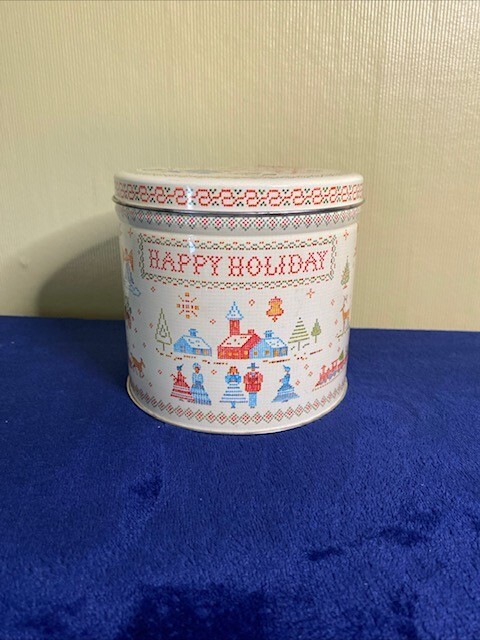 Round Hapy Holidays  Tin