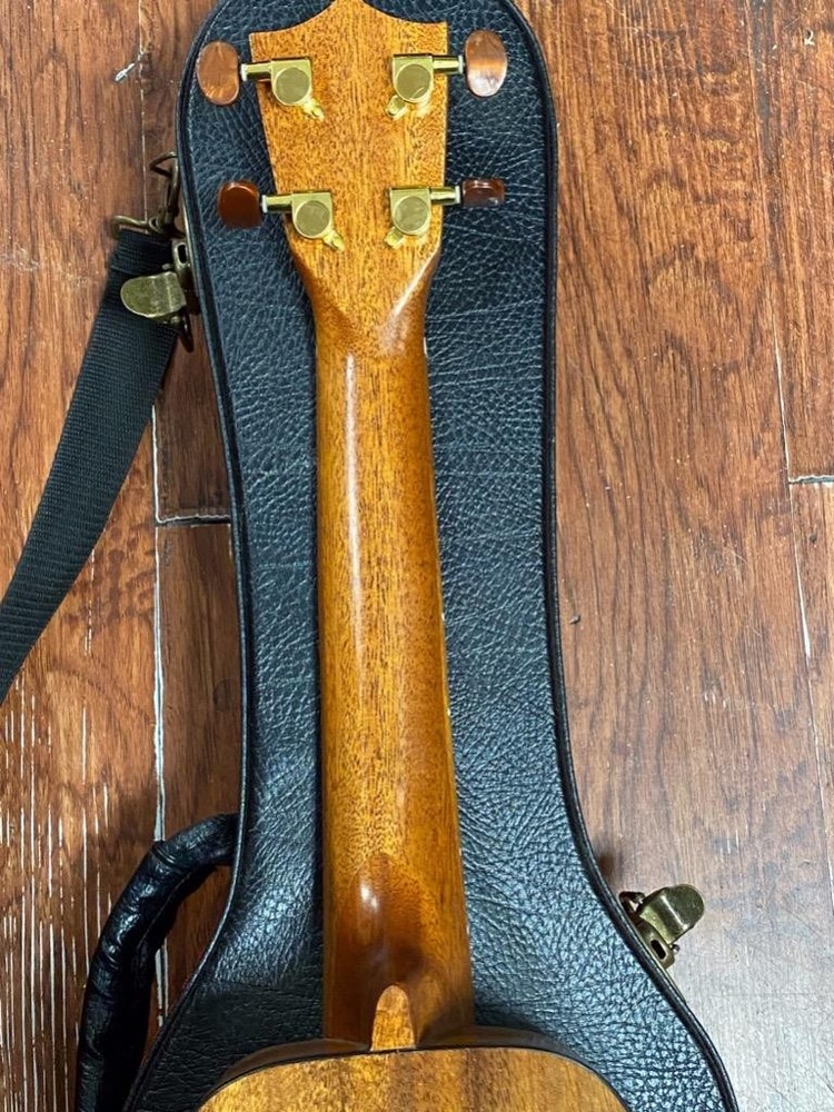 SONNY D KOA UKULELE W/ HARD CASE.