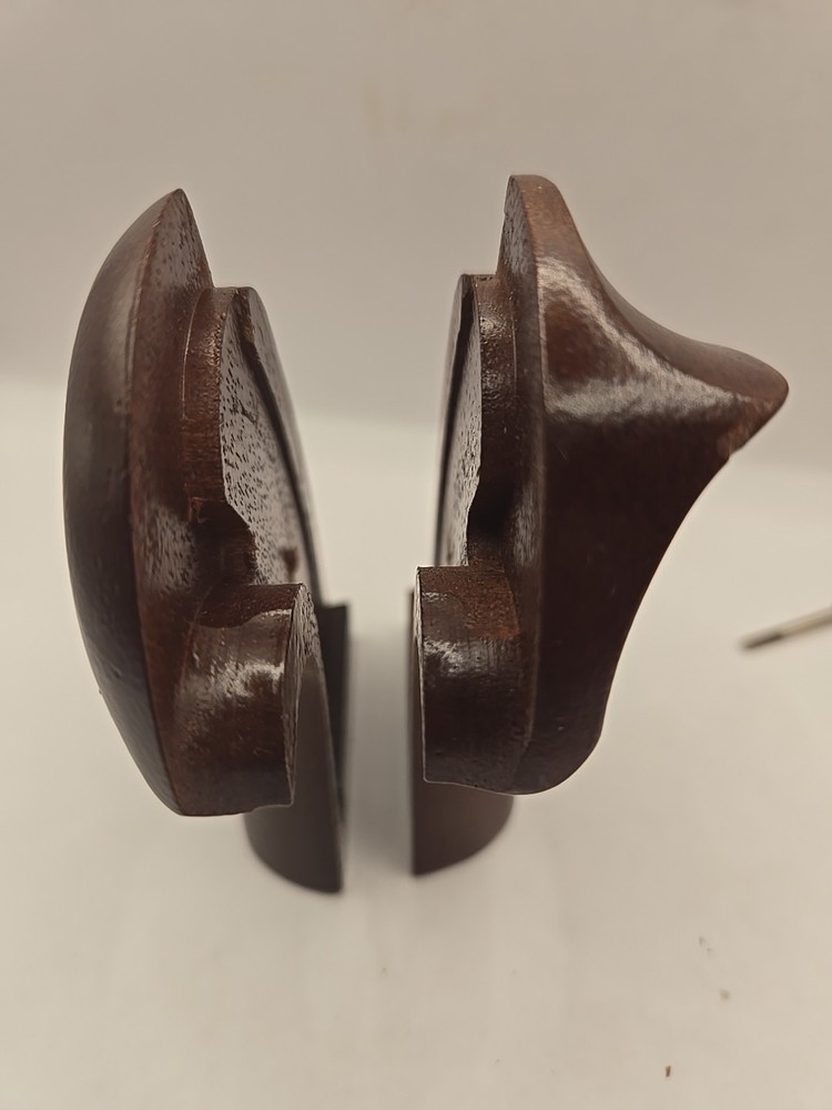 Sile Colt Python Checkered Walnut Thumbrest LG Target Grips. SIL70TR. EXCELLENT.