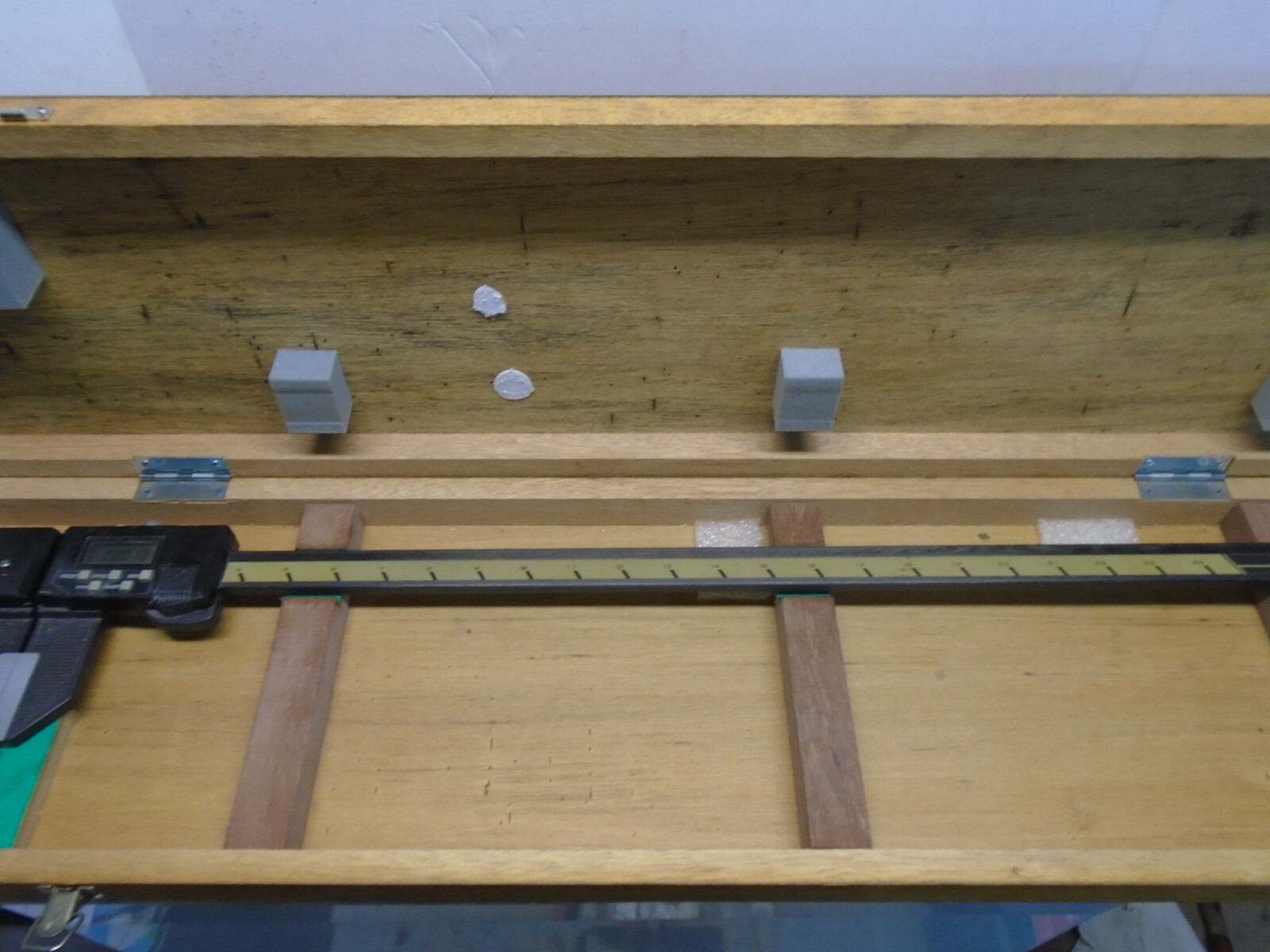 Mitutoyo ABSOLUTE 552-313 0-24 INCH CALIPERS