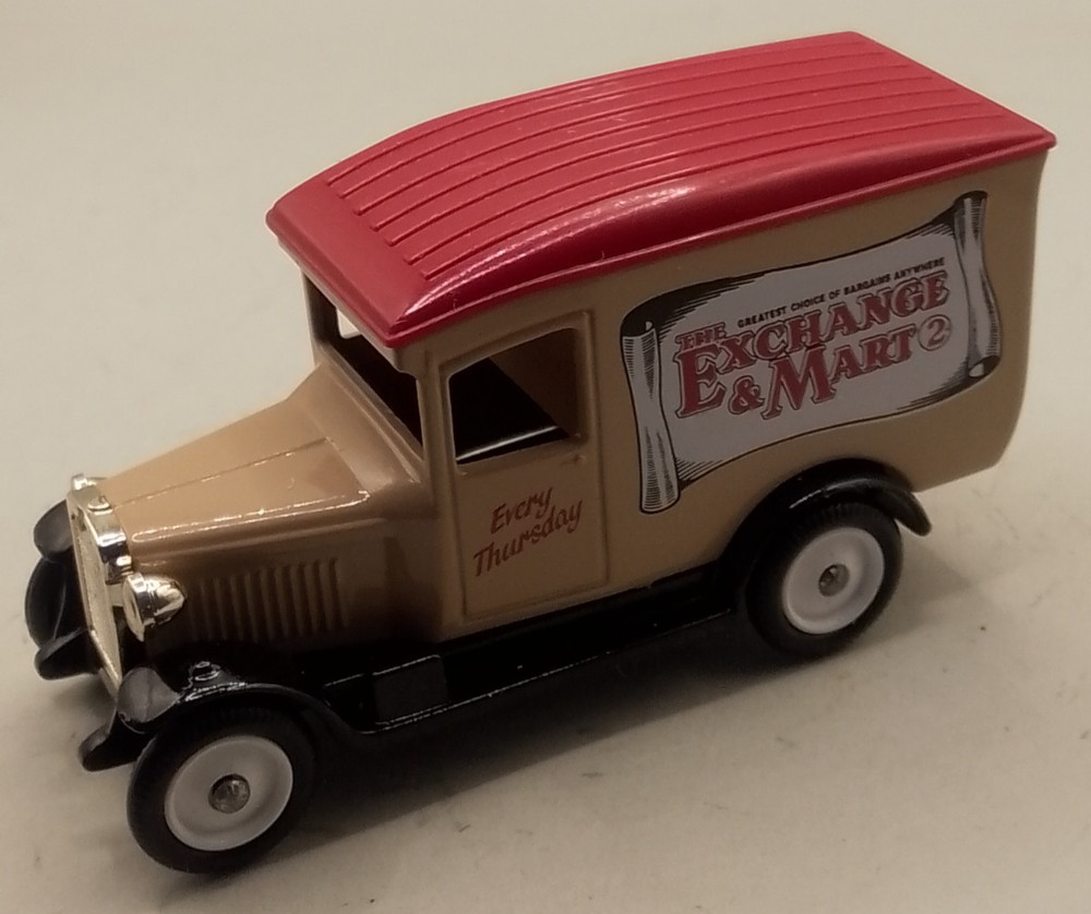 Lledo Exchange & Mart bullnose Morris.