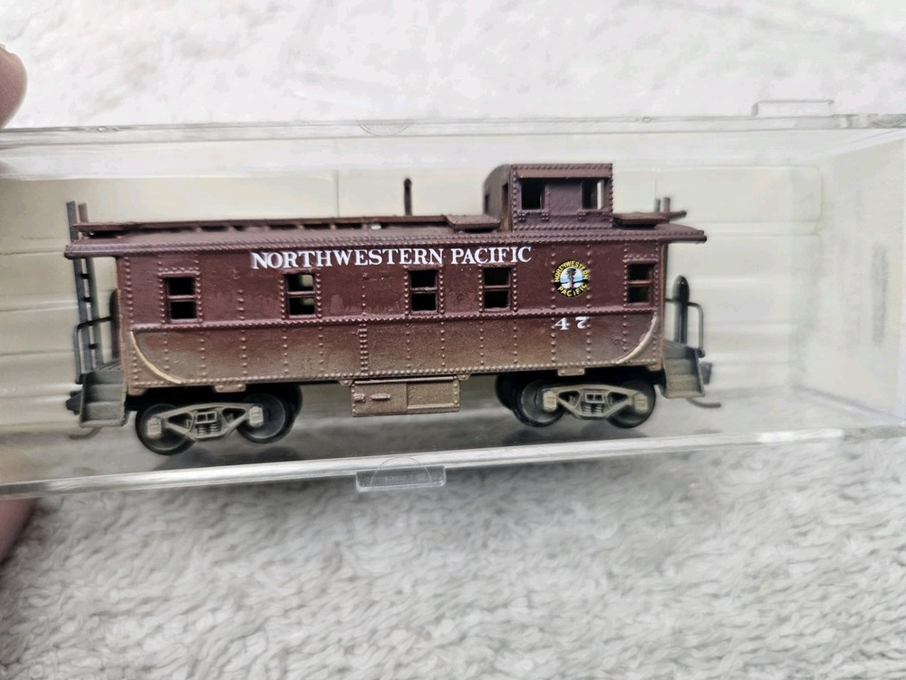 NORTHWEST PACIFIC CABOOSE CUSTOM WEATHERED       N SCALE TRAIN