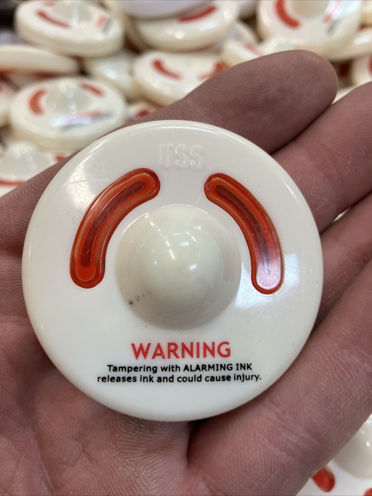 Lot Of 100 USS Security Ink Clothing Tags, Anti-Theft Pins for Retail Store Used