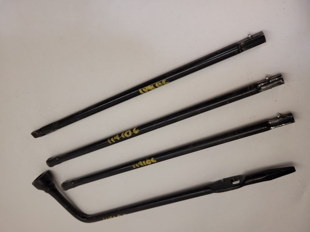 2012 CADILLAC ESCALADE Jack