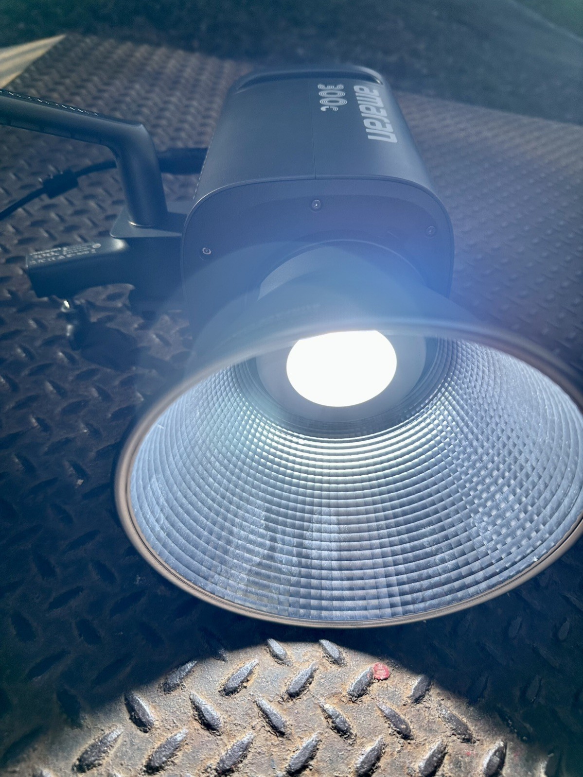 Aputure Amaran 300c RGBWW LED *issues*