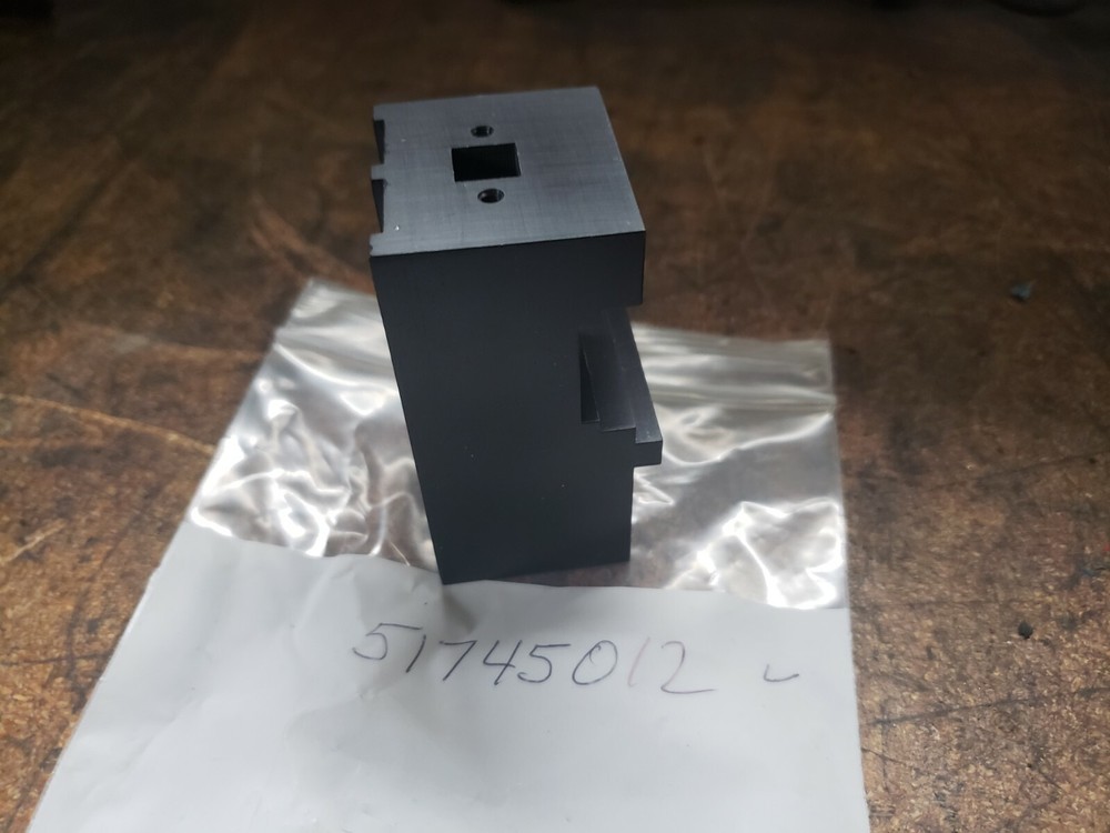 SALE - 51745012 Streamfeeder Gate Mount