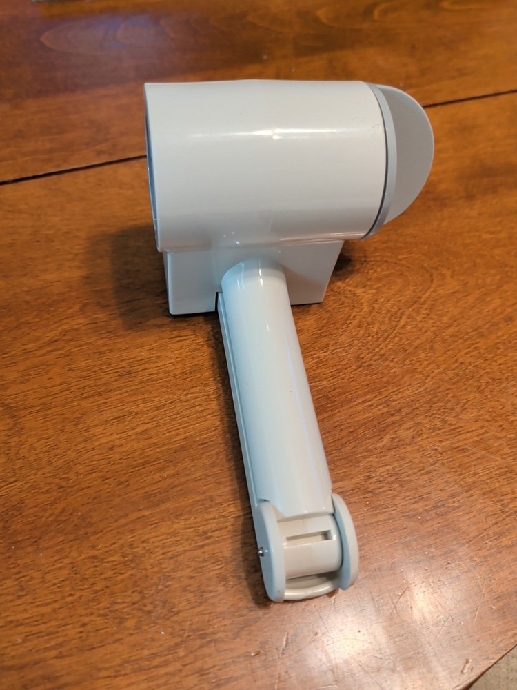 Pampered Chef Cheese Grater 1275 - one attachment only