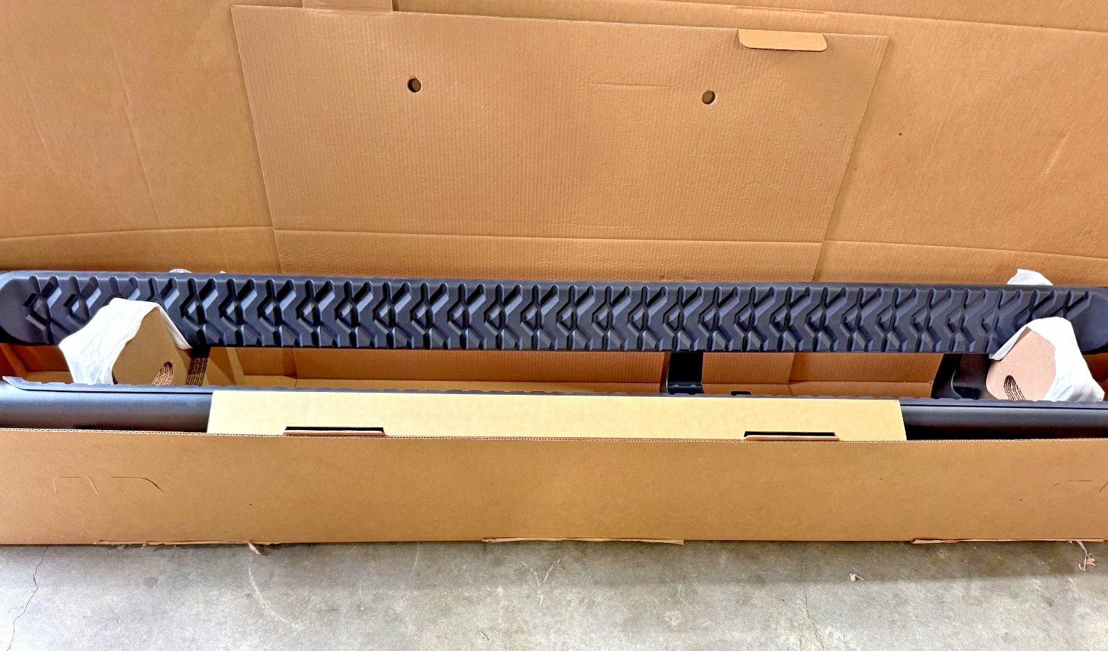 GM Chevy GMC Cadillac Tahoe Yukon OEM Z71 Textured Running Boards 21-26 84331816