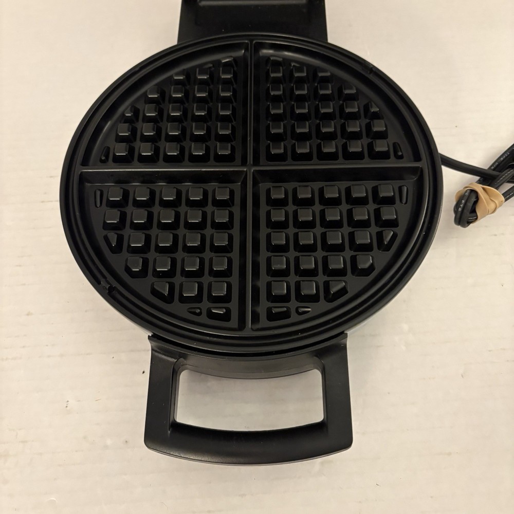 Farberware Single-Flip Non-stick Belgian Waffle Maker. Multiple Settings. Tested