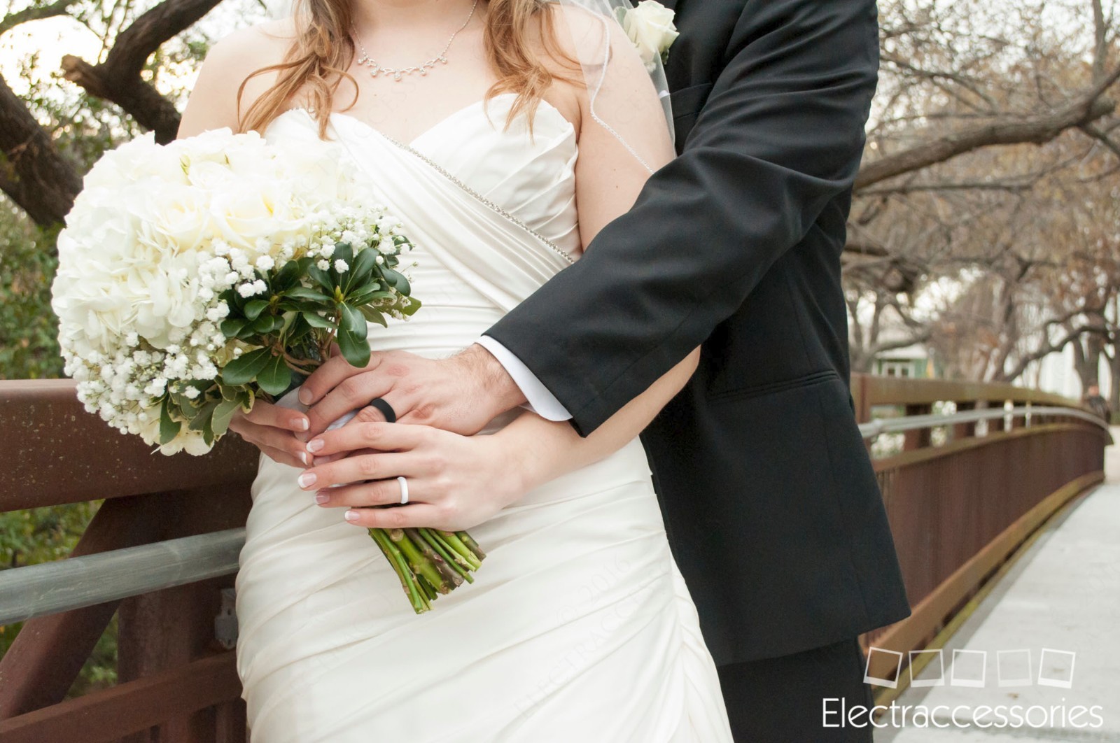 AERA Silicone Wedding Band Engagement Ring FlexFit Rubber Mens Womens Jewelry