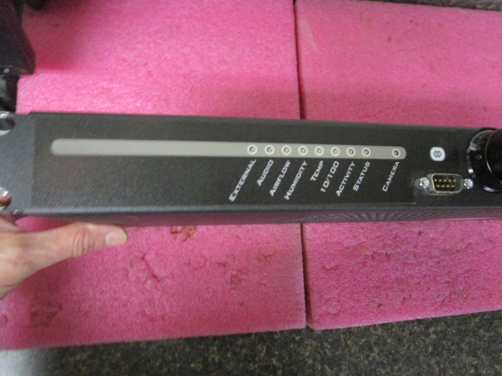 APC NETBOTZ 320 Wall Appliance w/ Camera 420/320
