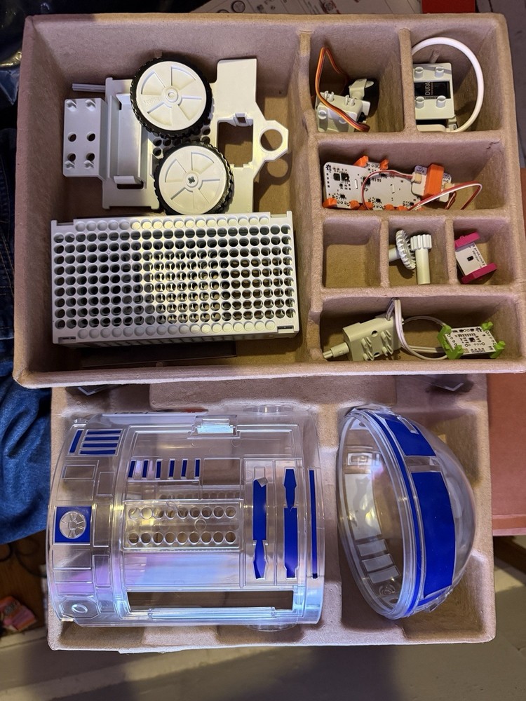 littleBits Star Wars Droid Inventor Kit 30+ Pieces Electronics Educational Toy