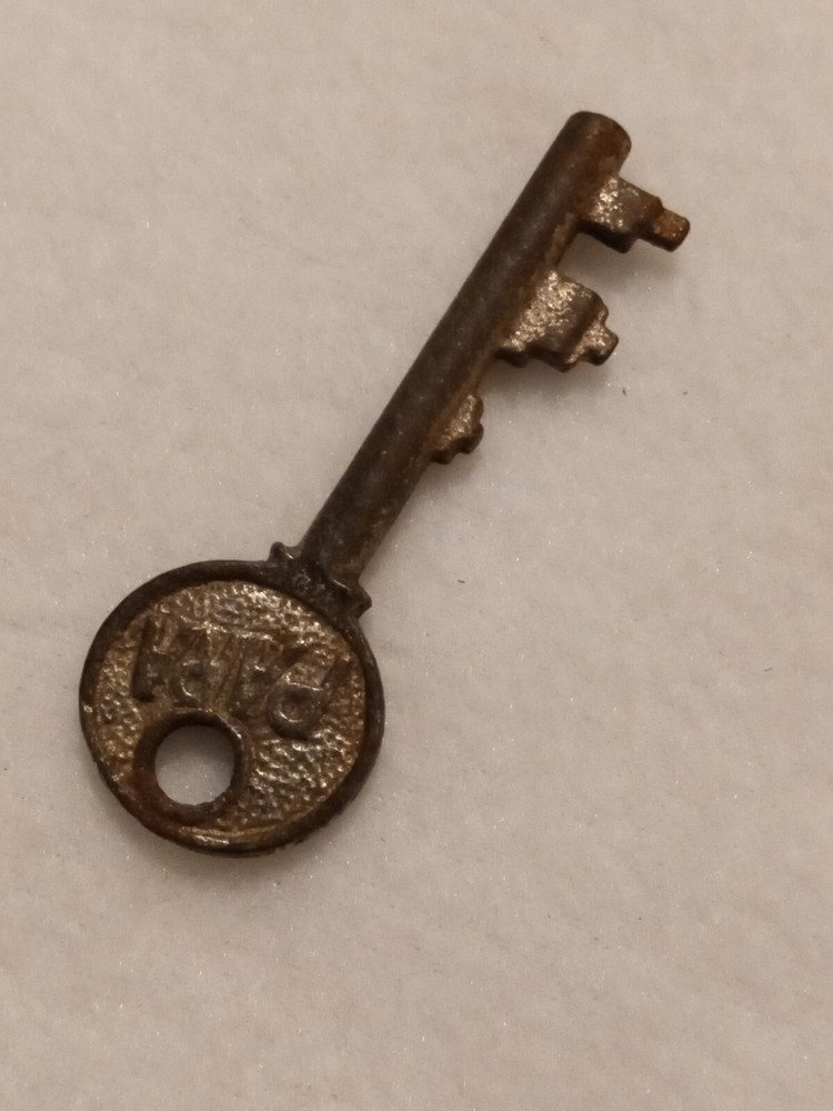 Antique PARA Solid Barrel Padlock SKELETON Key Approx 2-1/16"