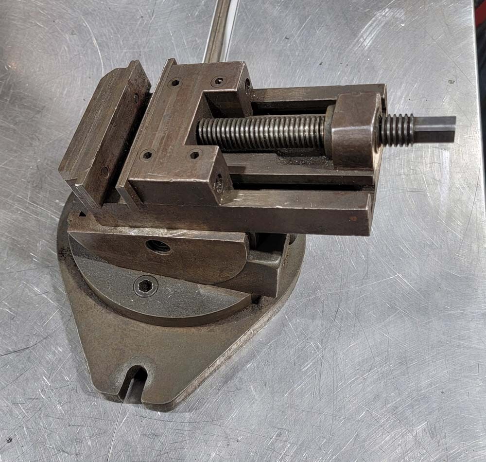 Angle Vise no name Jaw width 4" Opening 4", Inv 45498