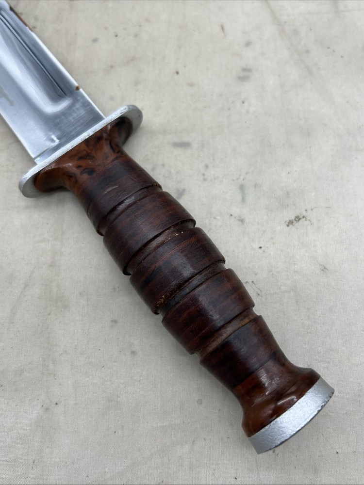WW2 US Kabar Commando Fighting Knife With Leather Sheath (FF607