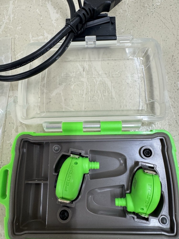 3M Peltor EEP100 Electronic Earplugs - Green Open Box. A4