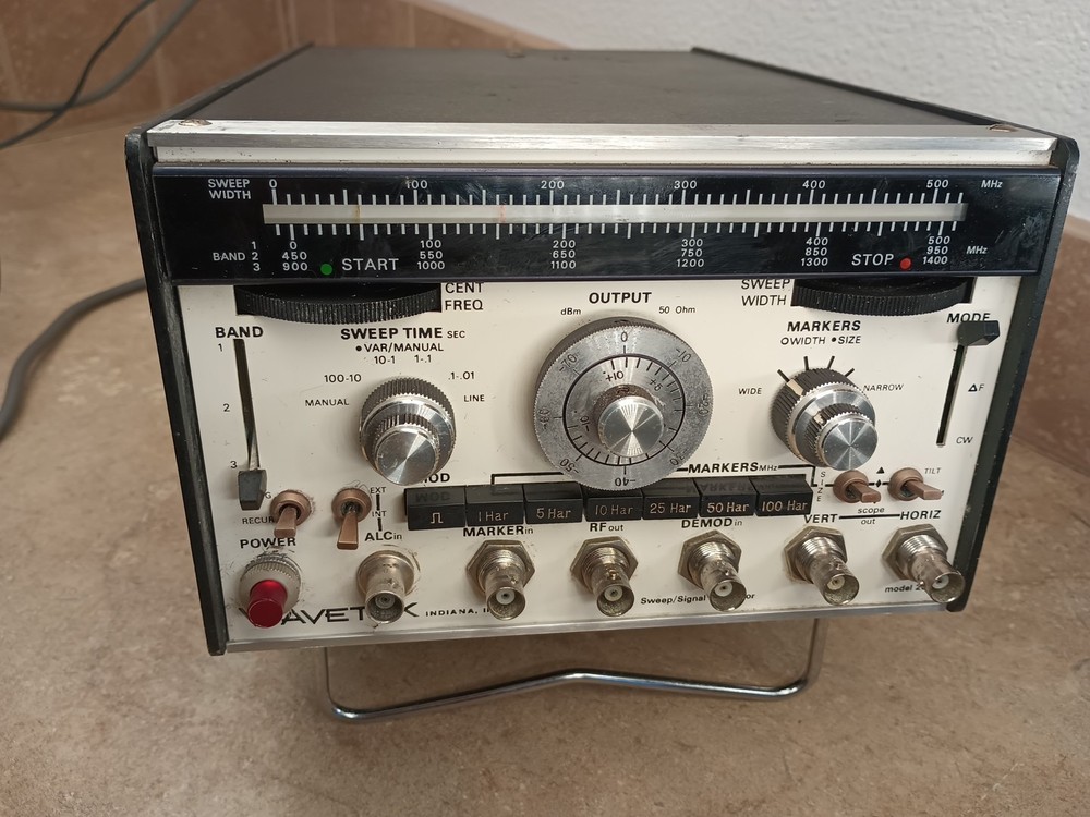 Wavetek Model 2001 Sweep Signal Generator, Powers On - Untested