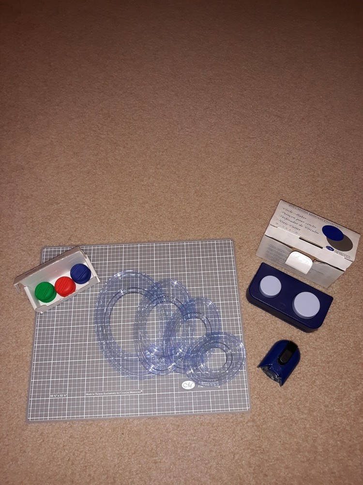 Creative Memories Cutting Tools -Templates - Blades - Mat - Circle Maker