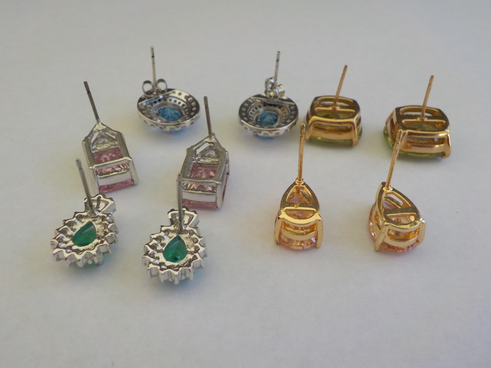 Earrings Pierced Post 5 Pair Glass Plastic Blue Green Pink Peach Sparkle Prong