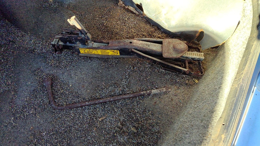 1984 Deville Sedan Jack Kit Assembly Tool Set Oem