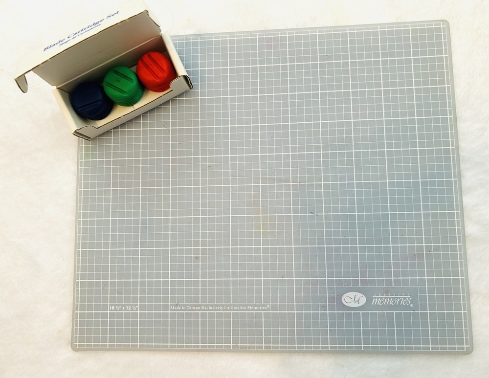 Creative Memories 3 Blades And Cutting Mat