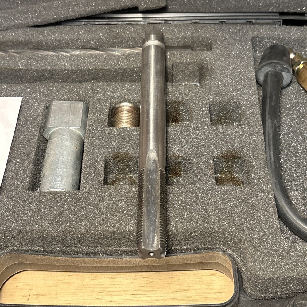 Cornwell Ford Two Valve Spark Plug Thread Kit HR38900 Incomplete READ!